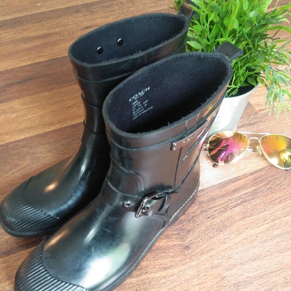 Coach Shoes - COACH RAIN 👢